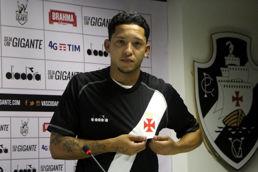 Vasco anuncia a contratação do Lucas meia atacante destaque do