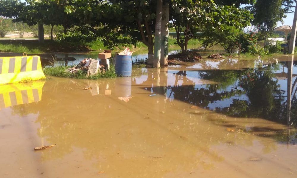 Mesmo sem chuvas moradores ainda sofrem alagamentos em Macaé