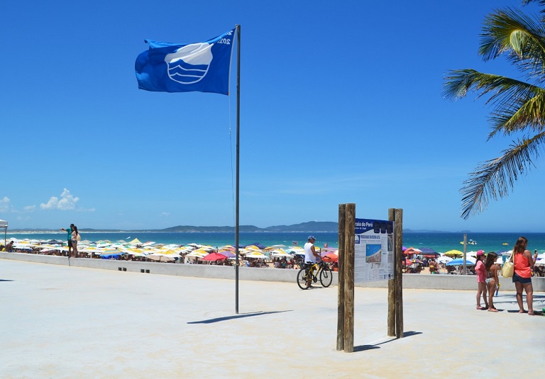 Bandeira Azul Deve Ser Hasteada No Dia De Novembro Na Praia Do Per