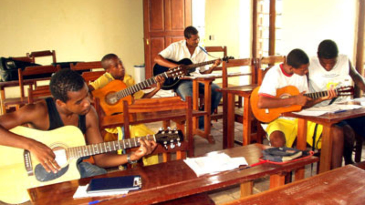 Escola de Música Villa-Lobos de Búzios abre inscrições para novos alunos –  Clique Diário