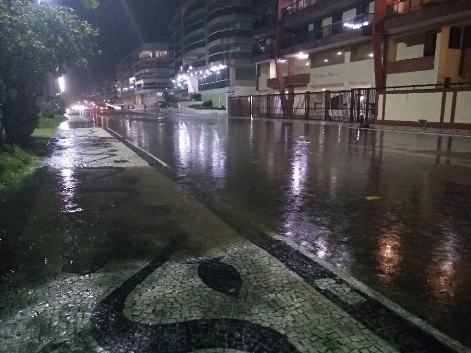 Chuva Deixa Ruas Alagadas Em Cabo Frio – Clique Diário