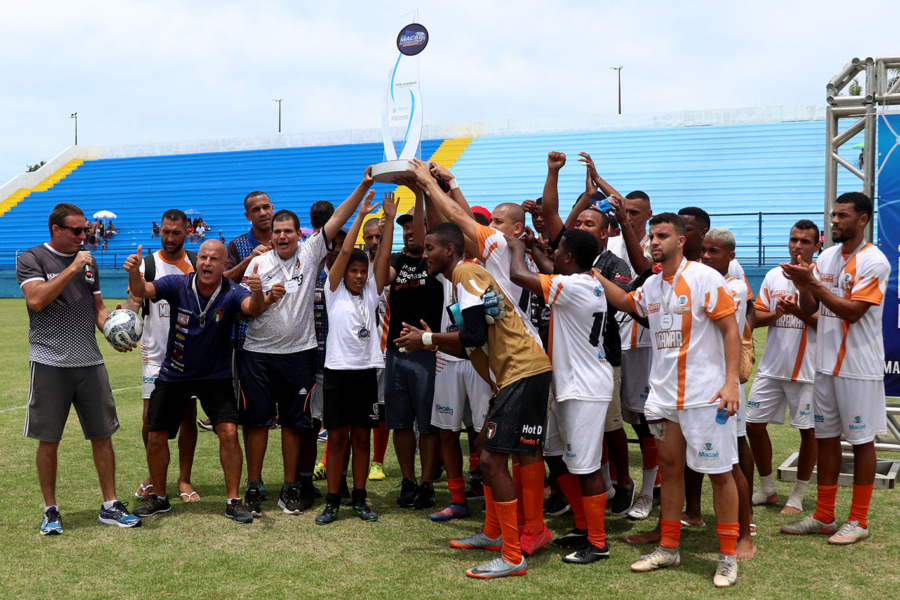 Tiroteio interrompe partida de futebol em Macaé 