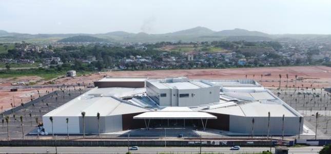 Moradores e turistas estão ansiosos para a abertura do tão sonhado shopping center