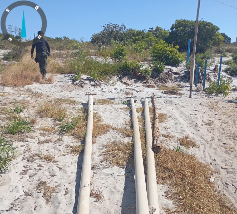 Arraial do Cabo: Obra sem autorização é flagrada durante vistoria ambiental no Caiçaro