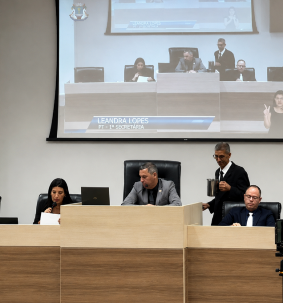 Sessão da Câmara de Macaé nesta segunda-feira (12). Crédito: Clique Diário.